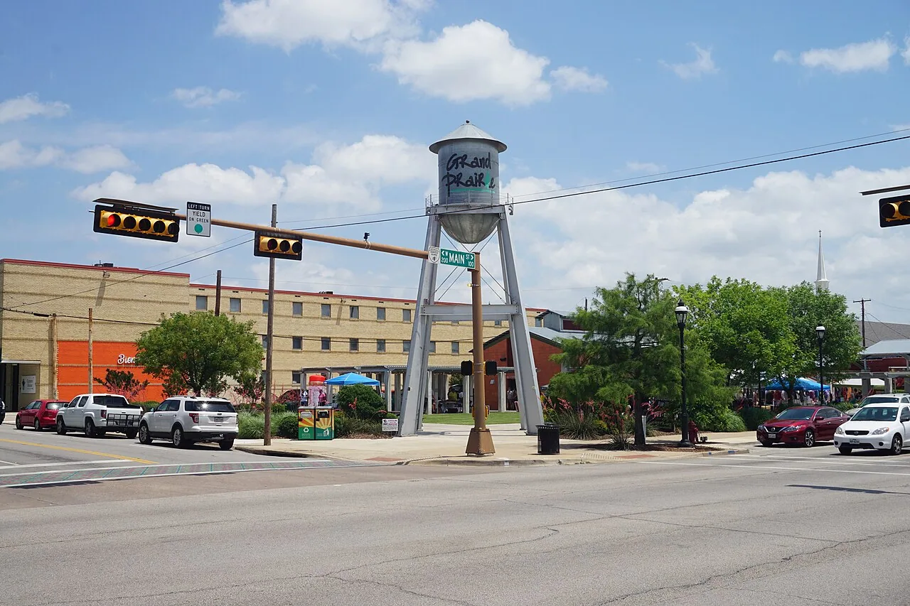 Commercial roofing services in Grand Prairie, TX
